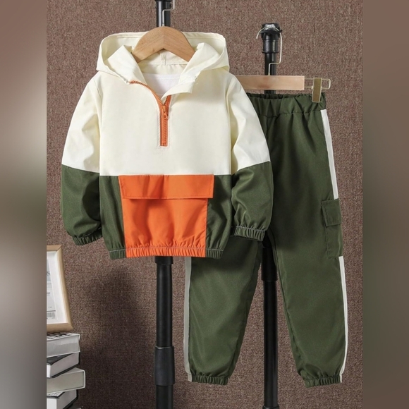 Source Unknown Other - Kids Green and Orange Costume